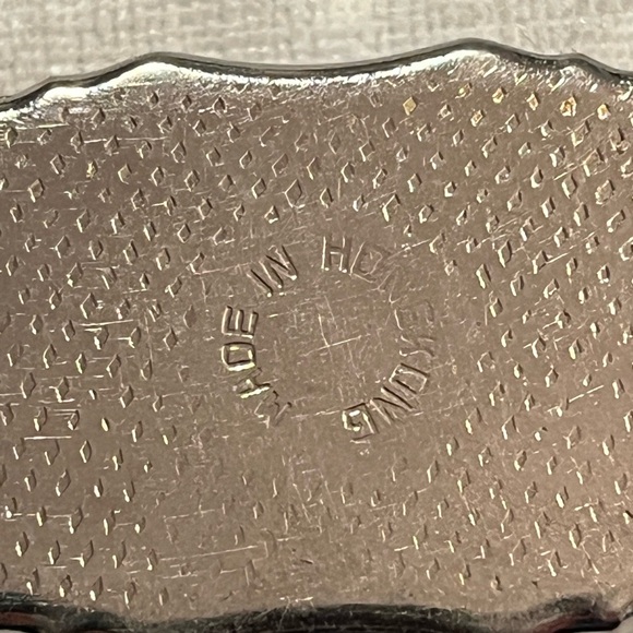 Vintage mid century modern etched starburst Spirograph style pill box. - Picture 6 of 10